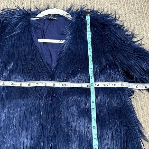 NWOT Ladakh x Urban Outfitters Margot Faux Fur Jacket in Blue - Picture 15 of 15